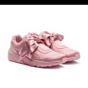 FENTY by Rihanna PINK 💕 bow sneakers 🌸👑